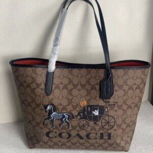 🍄🍄Coach Halloween tote and pumpkin driver coach wagon new